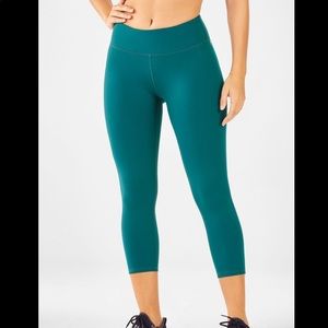 Fabletics Define Mid-Rise Crop Legging